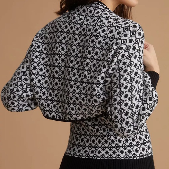 Maeve by Anthropologie Monochrome Patterned Pullover Tank and Shrug Sweater Set - Picture 3 of 10